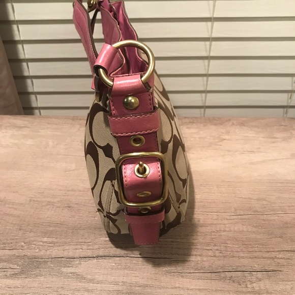 Authentic Coach Handbag - Picture 5 of 8
